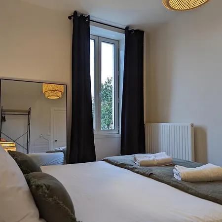 Maison Spacieuse Avec Terrasse, Proche Cndbi, Ideale Pour Familles Et Evenements, Animaux Acceptes. - Fr-1-653-249 *