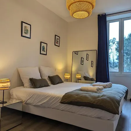 Maison Spacieuse Avec Terrasse, Proche Cndbi, Ideale Pour Familles Et Evenements, Animaux Acceptes. - Fr-1-653-249