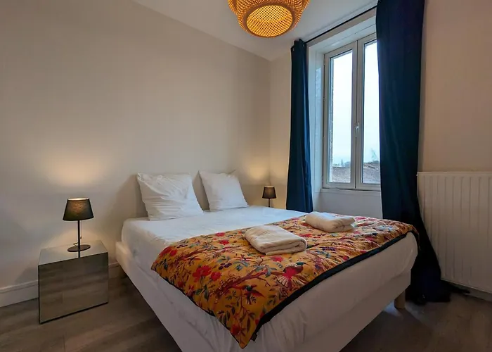 Holiday home Maison Spacieuse Avec Terrasse, Proche Cndbi, Ideale Pour Familles Et Evenements, Animaux Acceptes. - Fr-1-653-249