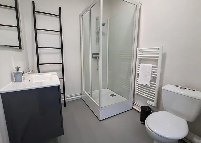 Maison Spacieuse Avec Terrasse, Proche Cndbi, Ideale Pour Familles Et Evenements, Animaux Acceptes. - Fr-1-653-249 *